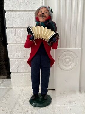 Byers Choice Caroler